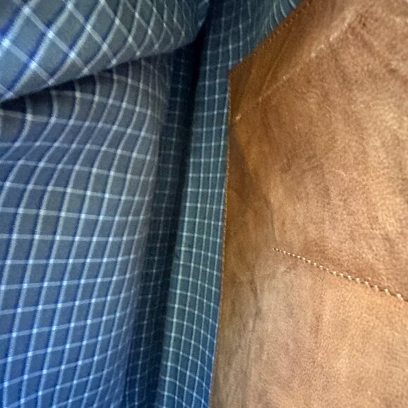 Noonday Collection. Luscious leather stitched, modern silhouette must-have bag - Picture 4 of 9